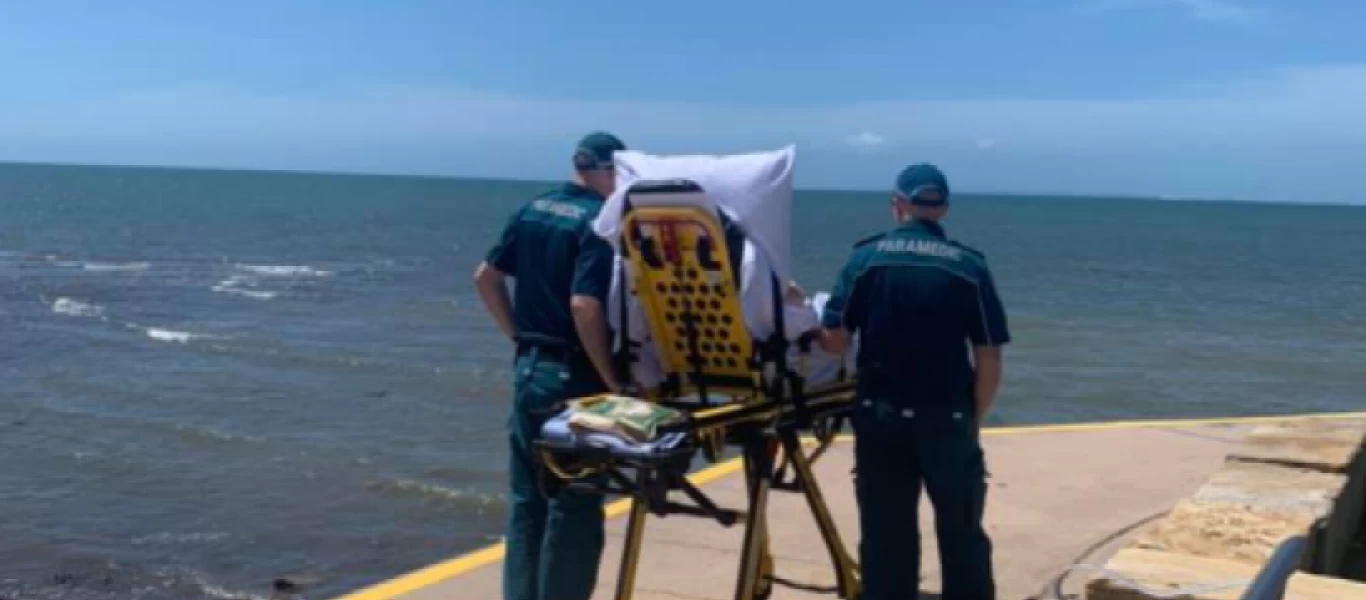 Αυστραλία: Tραυματιοφορείς πήγαν έναν ασθενή να δει τον ωκεανό, ίσως για τελευταία φορά